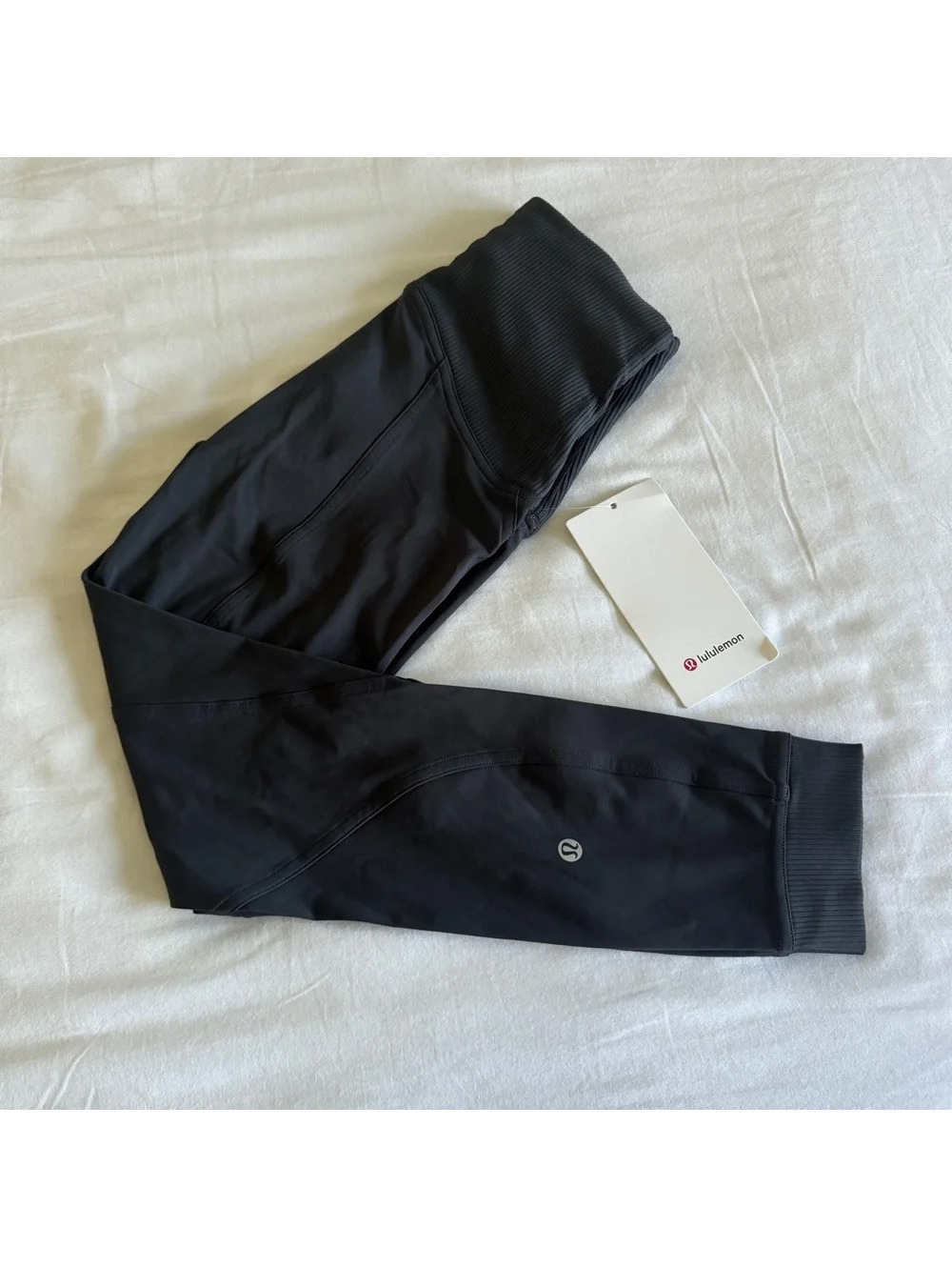 🆕🖤 Lululemon Train Free HR Crop Graphite Grey